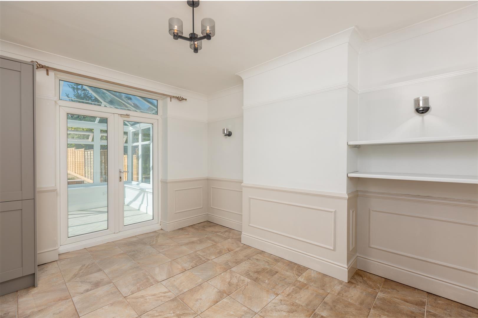 Cwmbach Road, Fforestfach, Swansea, SA5 5BN